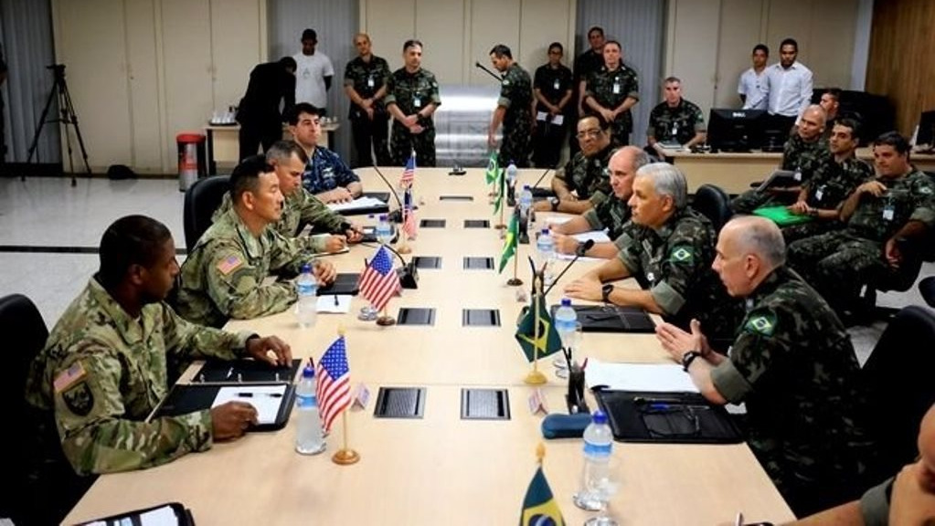 U.S. Army Major General Clarence K.K. Chinn ( left, second from front to back), commander of USARSO, met with Brazilian service members in March, in Brazil. (Photo: Amazon Military Command)