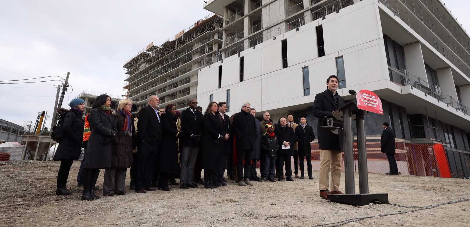 Prime Minister Justin Trudeau, center, announces the Liberal government's National Housing Strategy in Toronto, Canada, November, 22 2017. (Twitter/@JustinTrudeau)