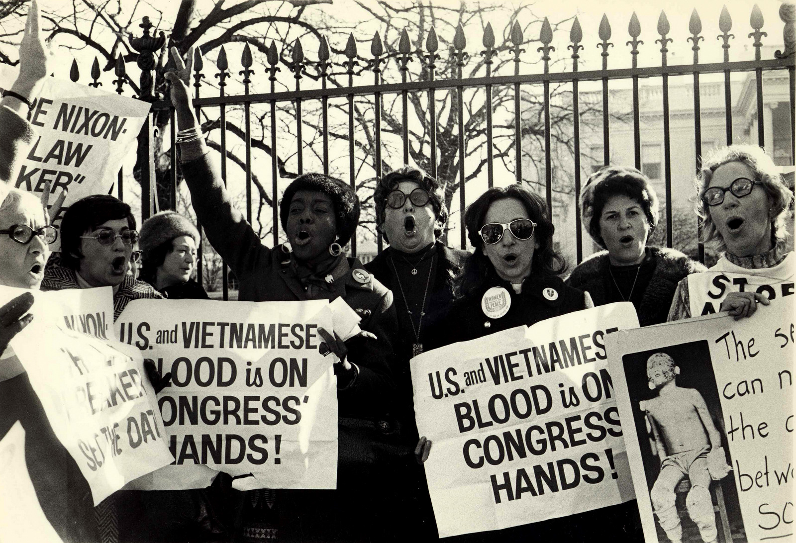 Women Strike for Peace protest at the Censure Nixon Rally in Washington, D.C. on January 18, 1972. (Photo: Dorothy Marder/Swarthmore College Peace Collection)