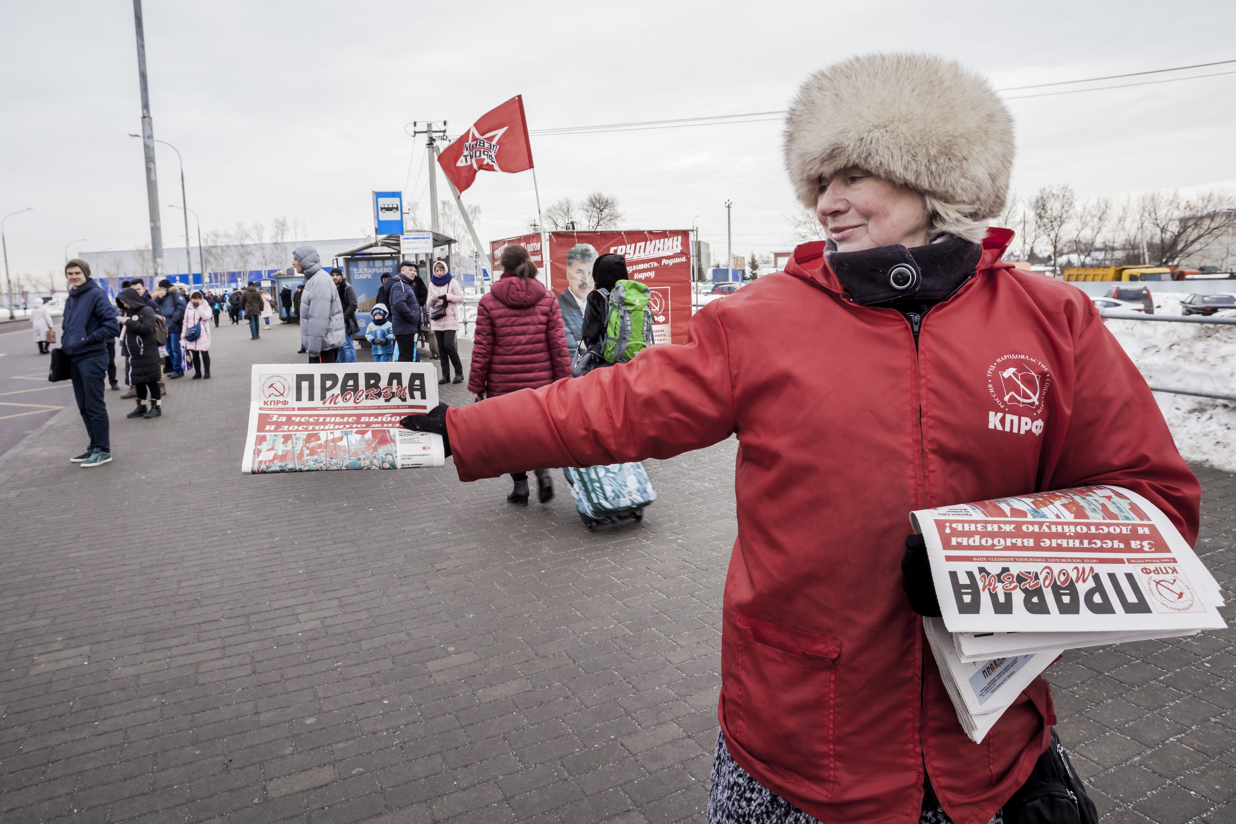 A Communist Party supporter gives pamphlets in the streets of Moscow, Russia, on 14 March 2018 during the presidential campaign of Russia 2018. (Photo by Celestino Arce/NurPhoto/Sipa/AP)