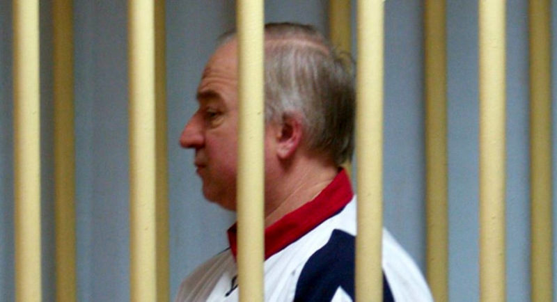 Sergei Skripal stands behind bars in a courtroom in Moscow in August 2006. (Photo: Press Service of Moscow District Millitary Court)