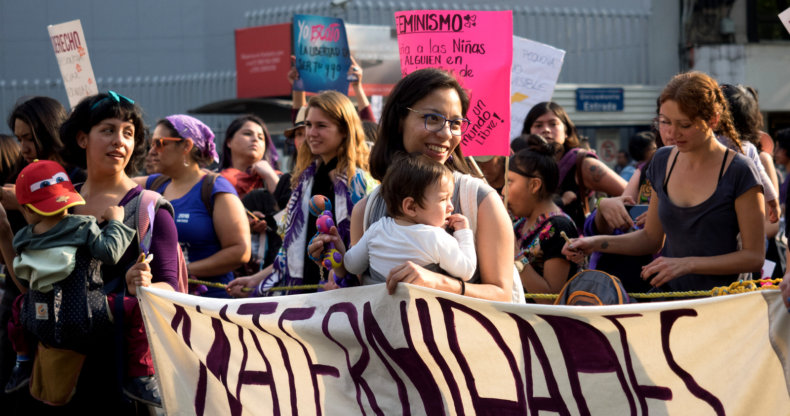 Women from diverse movements and organizations march through the Historic Center of Mexico City, Mexico on March 8, 2018 as part of the global actions to commemorate International Women's Day. (Photo: José Luis Granados Ceja/MintPress News)