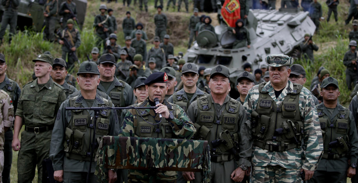 委内瑞拉政变尝试作为军队的大多数仍然忠于马杜罗