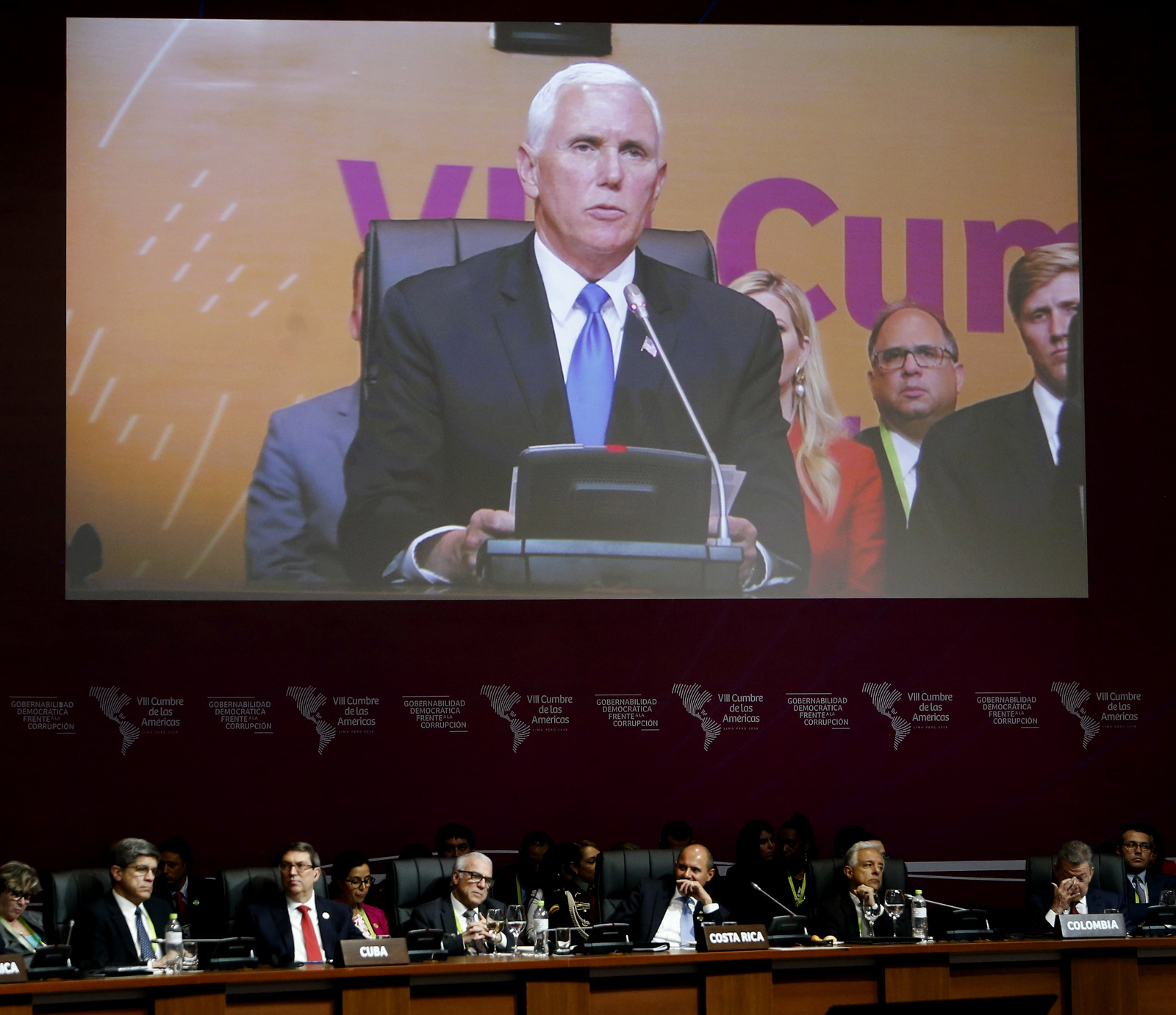 2018年4月14日，美国副总统迈克潘斯在秘鲁利马举行的美洲峰会全体会议上发表讲话。（美联社/卡雷尔纳瓦罗）