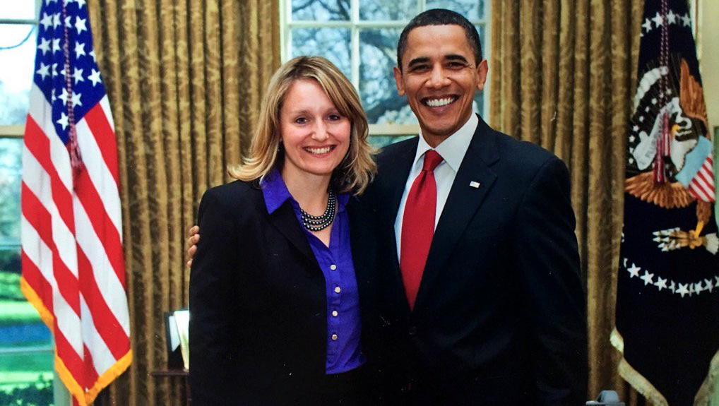 Buffy Wicks poses with then-President Barack Obama in the White House. (Photo: Twitter)