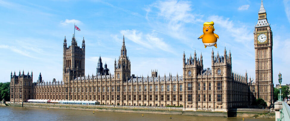 20-Foot-Tall Angry Trump Baby Blimp получает возможность летать по Лондону во время визита президента Великобритании