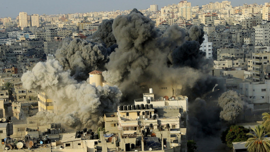 在停火谈判中重新起航空袭加沙和摧毁文化中心