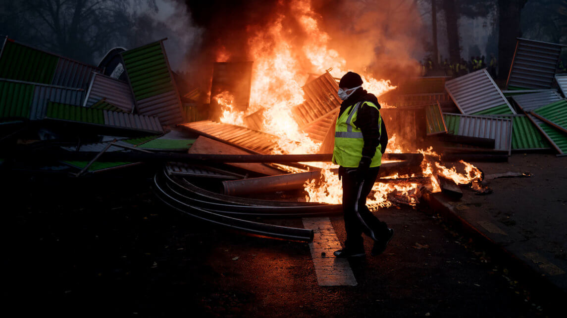 What Will Happen If France’s Yellow Vest Protesters Win?