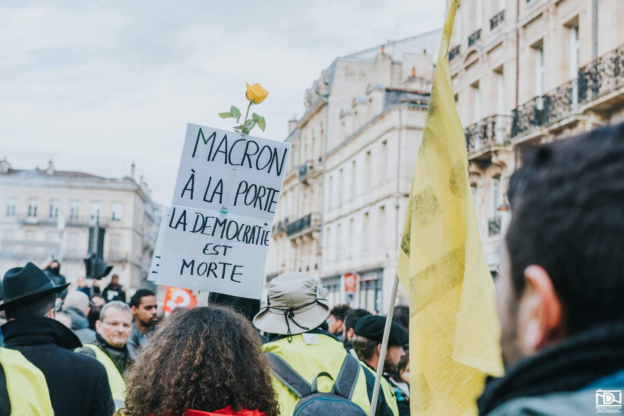 Yellow Vest | sign