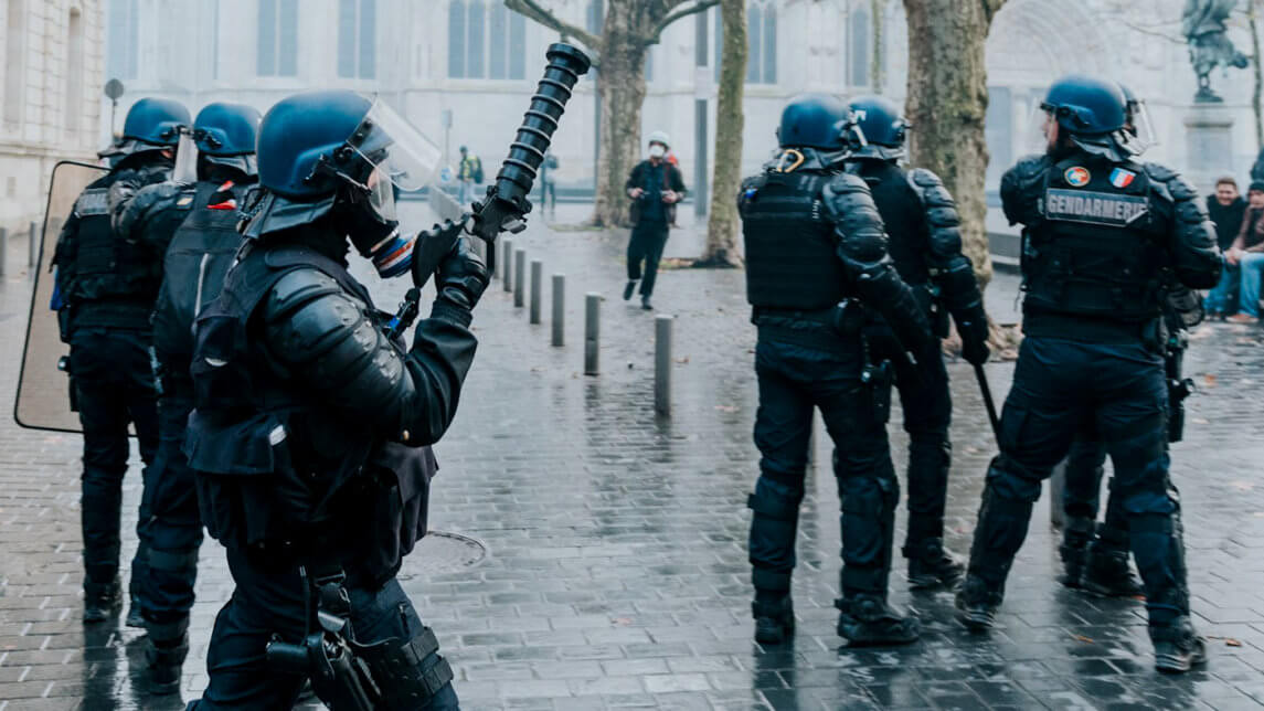 Civilians in Police Crosshairs as France Adopts Totalitarian Tactics to Squash Yellow Vests