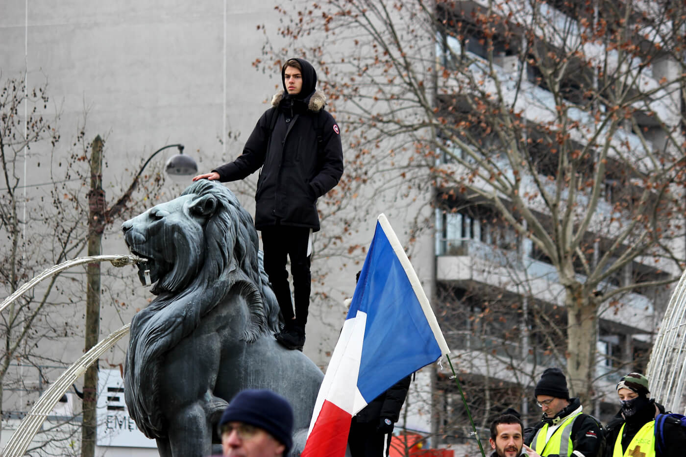 Yellow Vest | Riot Police