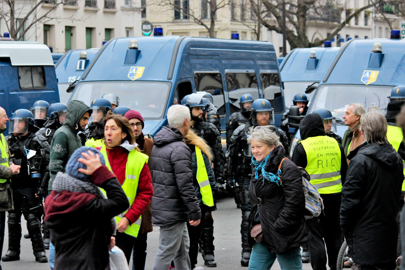 Yellow Vest | Riot Police