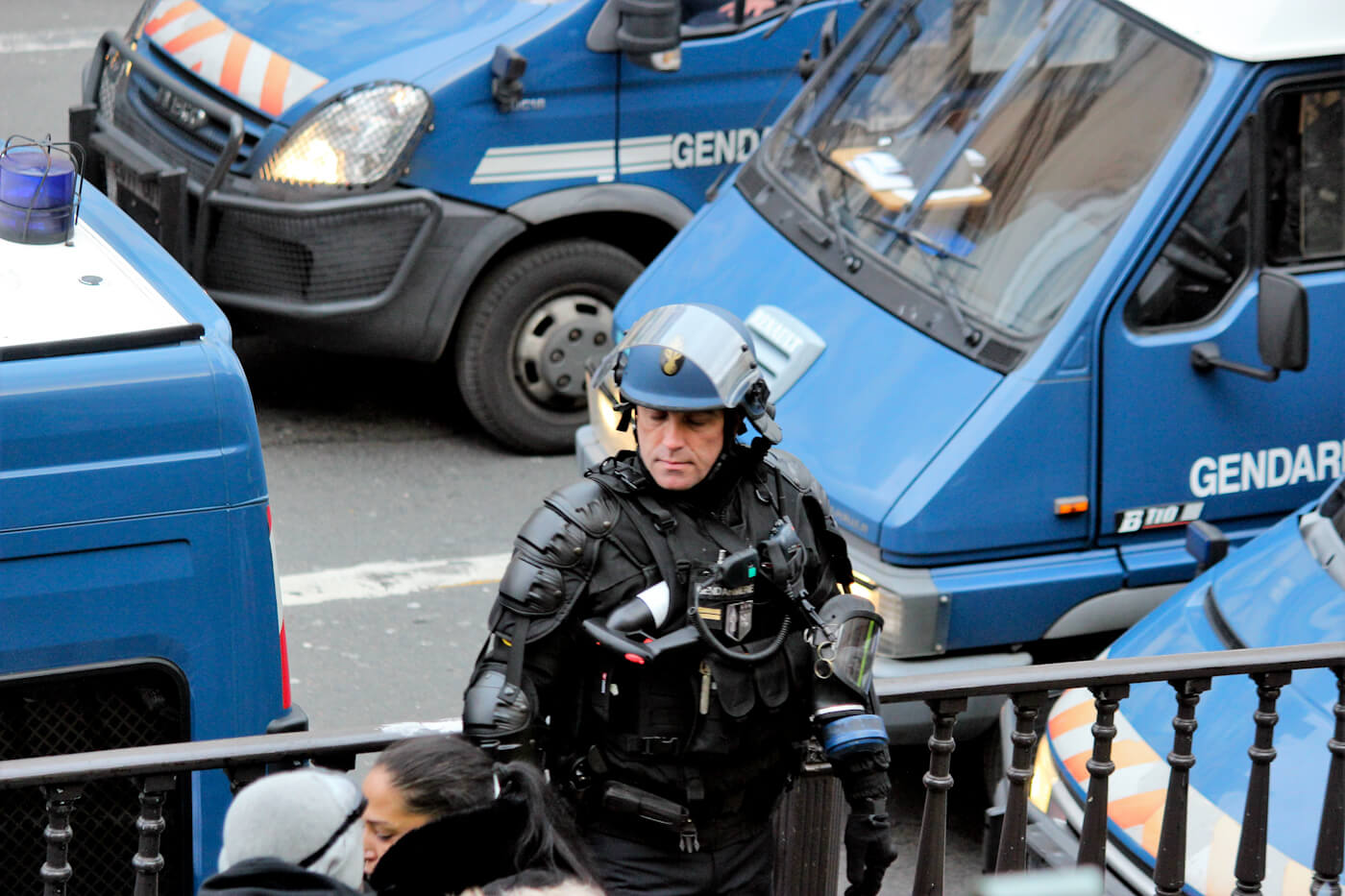Yellow Vest | Riot Police