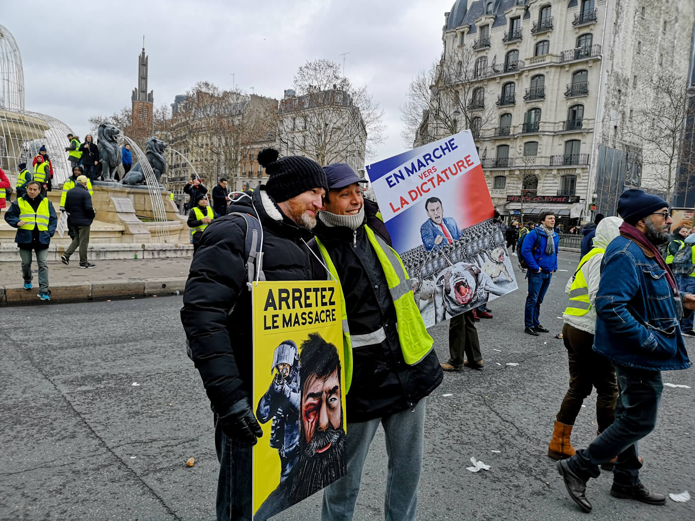 Yellow Vest | Riot Police