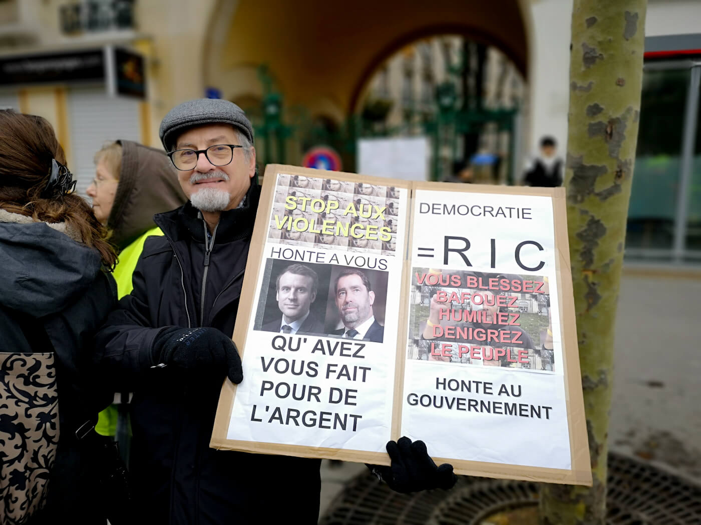 Yellow Vest | Riot Police