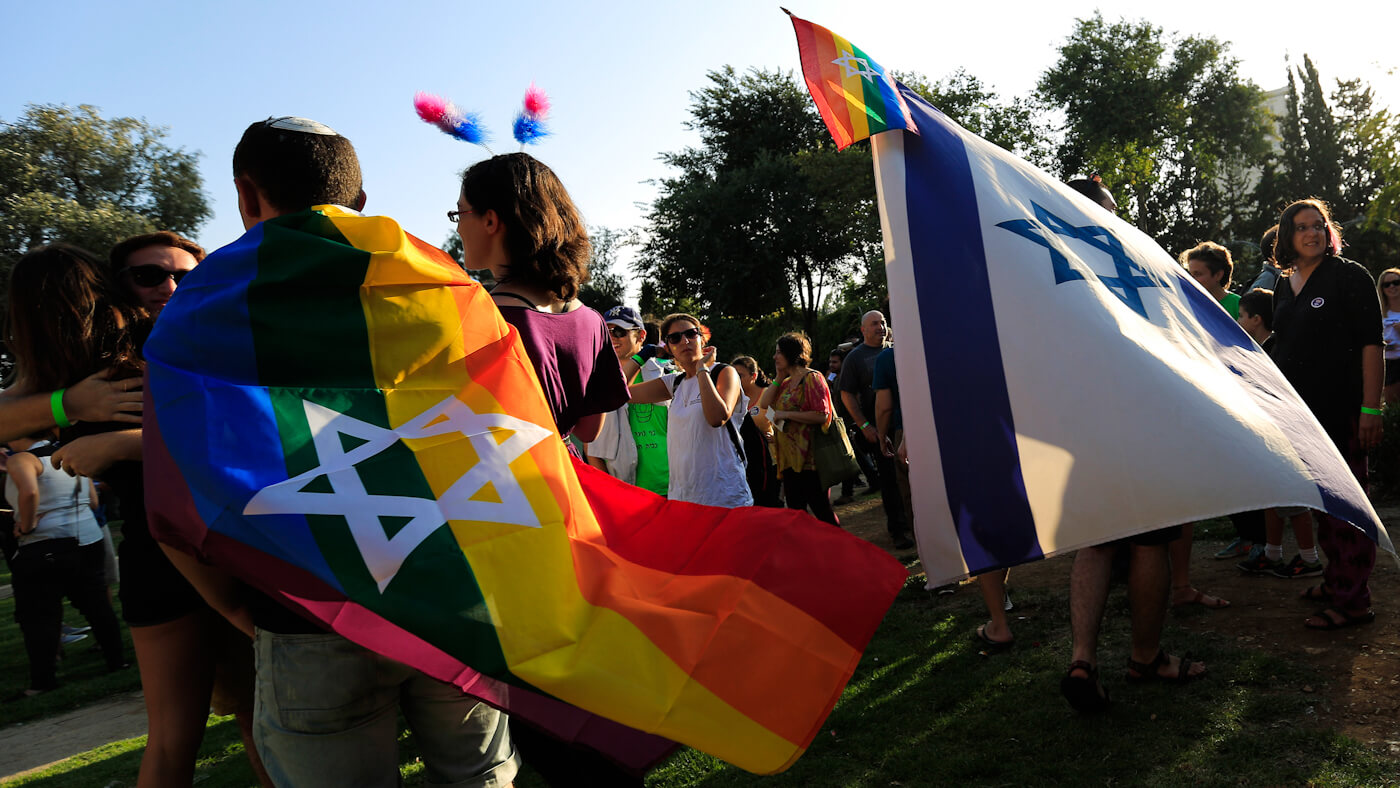 LGBTQ Protest Under Fire from Zionists for Banning Pro-Israel Symbols feature photo