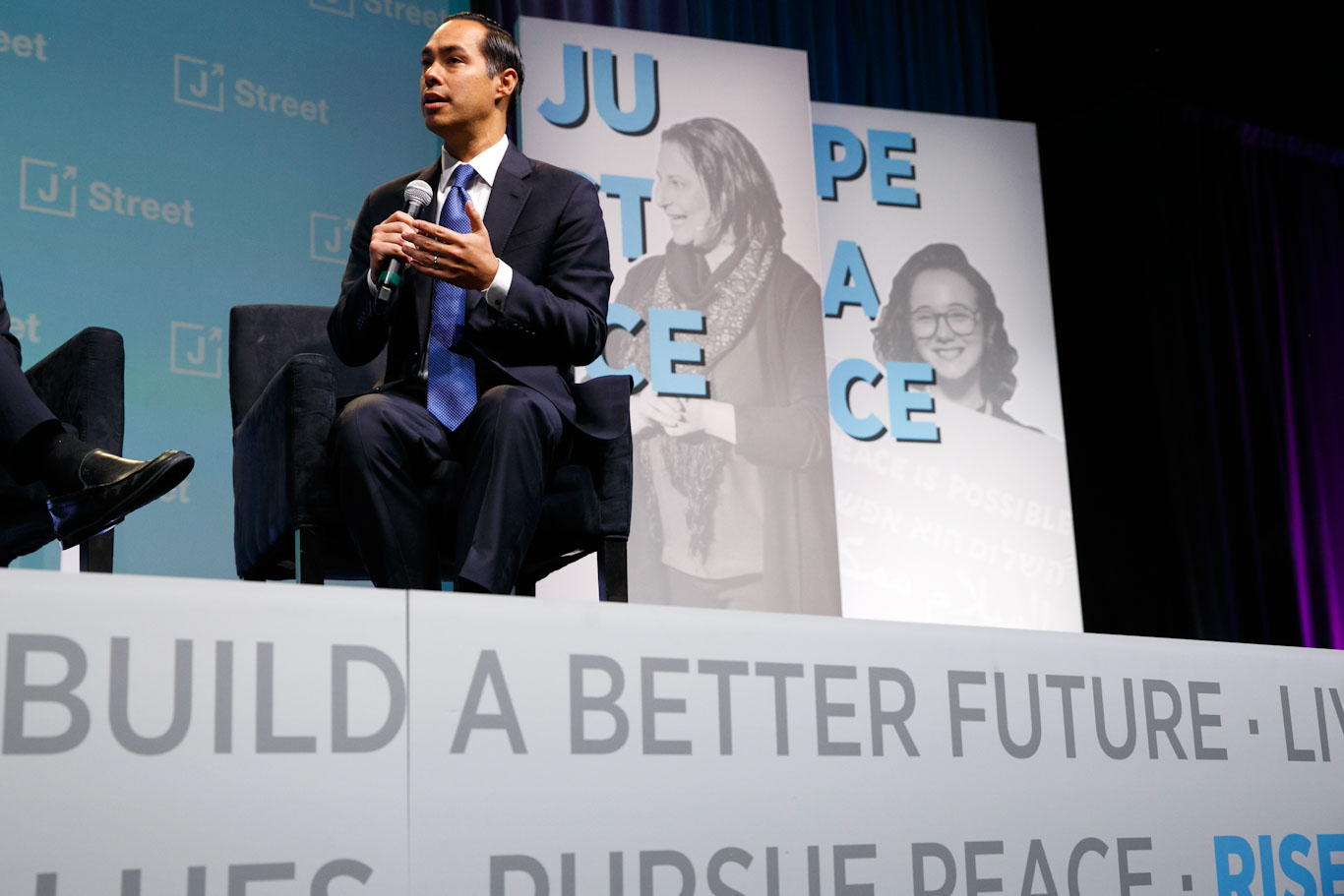 朱利安·卡斯特罗（Julian Castro）