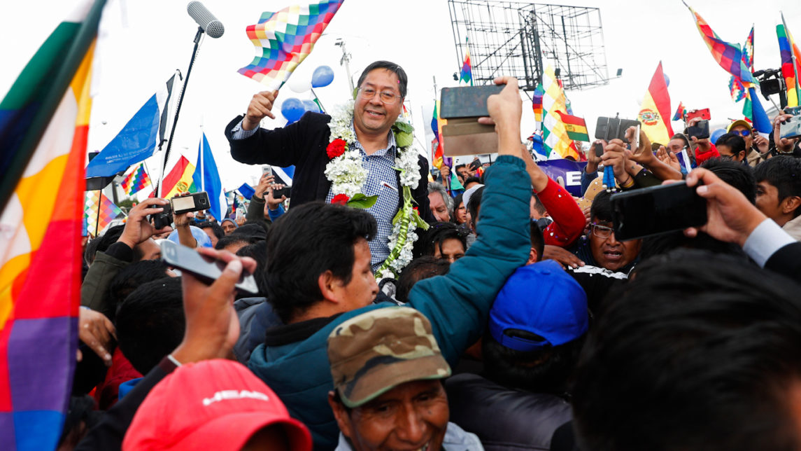 会见候选人，成为玻利维亚支持的美国右翼政府