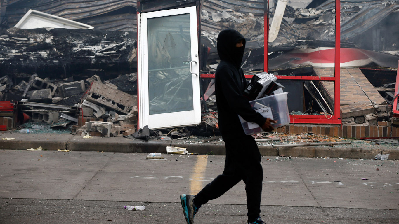 Minneapolis Looting Feature photo