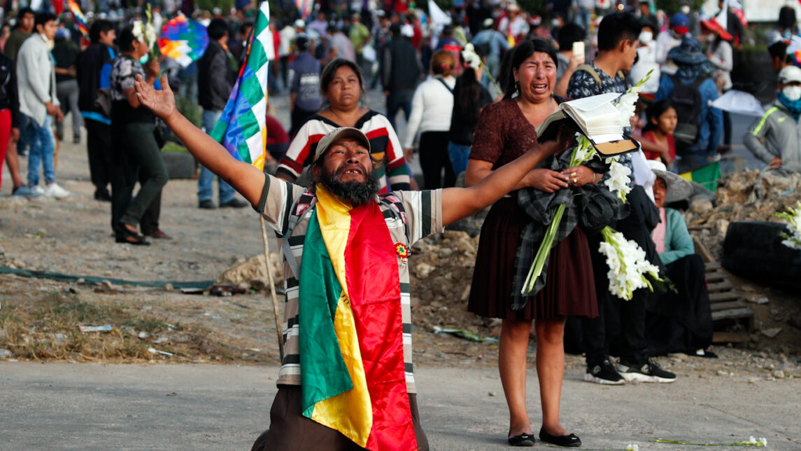 Twitter的目标客户是MintPress和其他涵盖玻利维亚动乱的商店