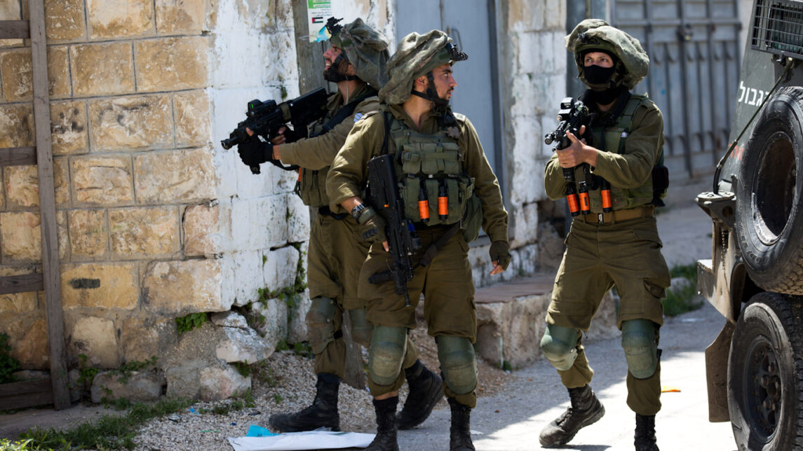 以色列“这就是武装团伙的运作方式”，以色列承认其在一个巴勒斯坦城镇中部署的简易爆炸装置