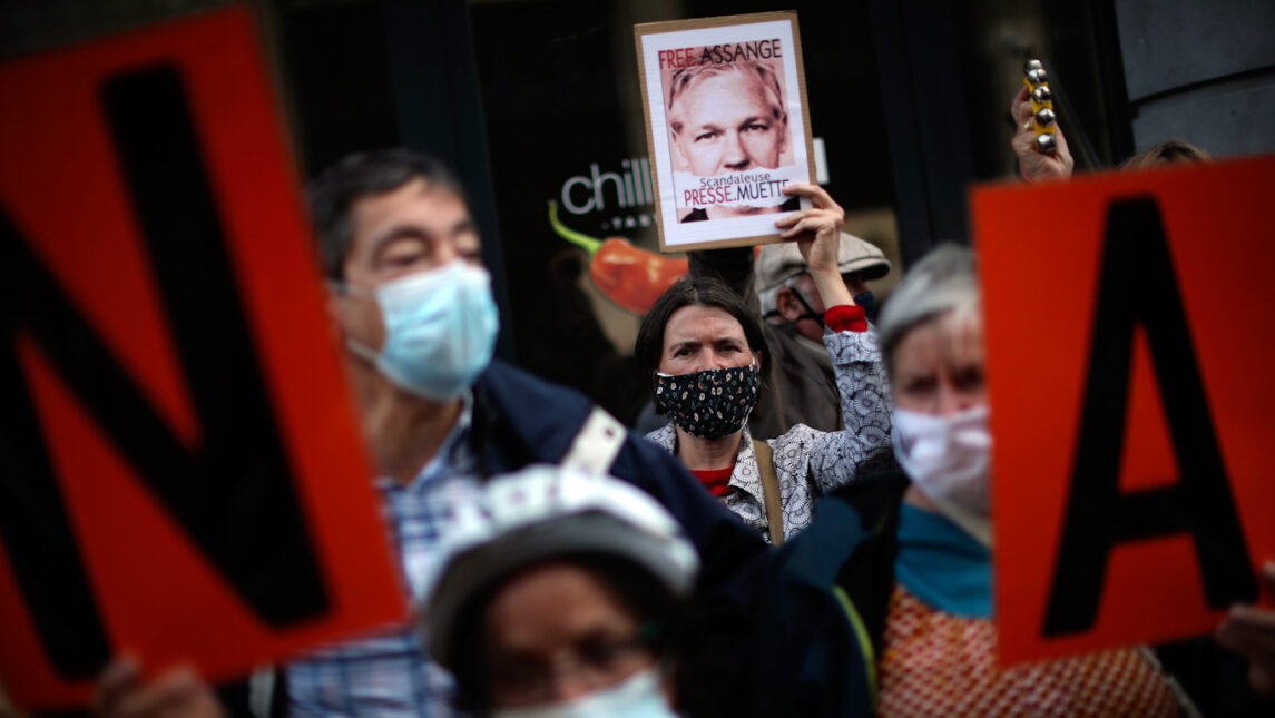 约翰·皮尔格（John Pilger）：朱利安·阿桑奇（Julian Assange）的斯大林主义审判