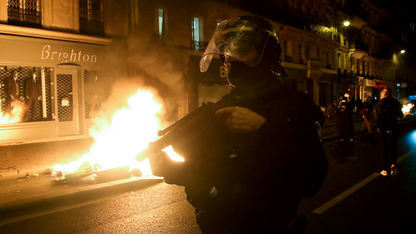 Paris Police migrant camp photo of the day