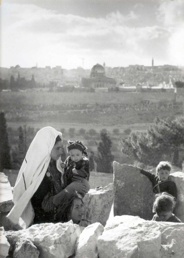 Palestinian women 