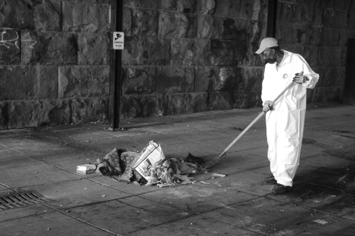 Microcosmos del caos y la humanidad: destrucción de vidas negras y morenas por rascacielos en la capital de la nación