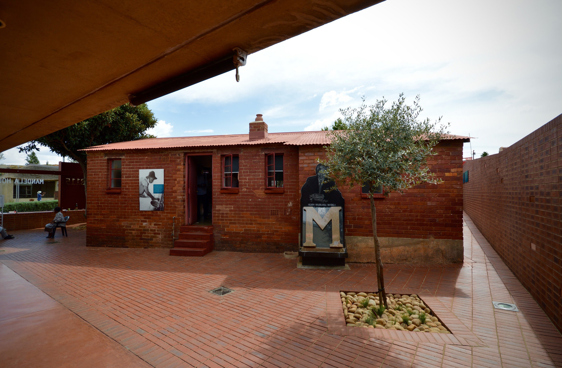 Mandela House at the corner of Vilakazi and Ngakane