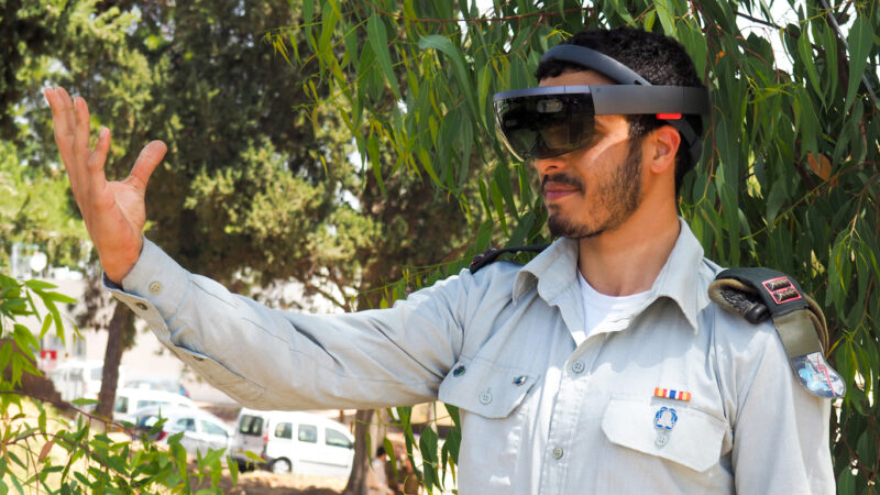Israeli soldier tests Microsoft HoloLens augmented reality headset for battlefield use